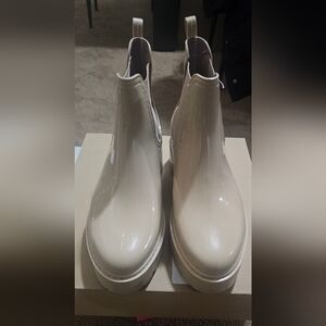 Steve Madden Glossy Cream Rain Boots